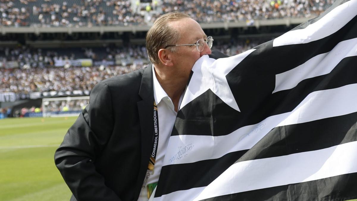 Botafogo Frappe Fort : Franclim Carvalho, le Champion, Revient ! Quel Impact sur les Cotes ?