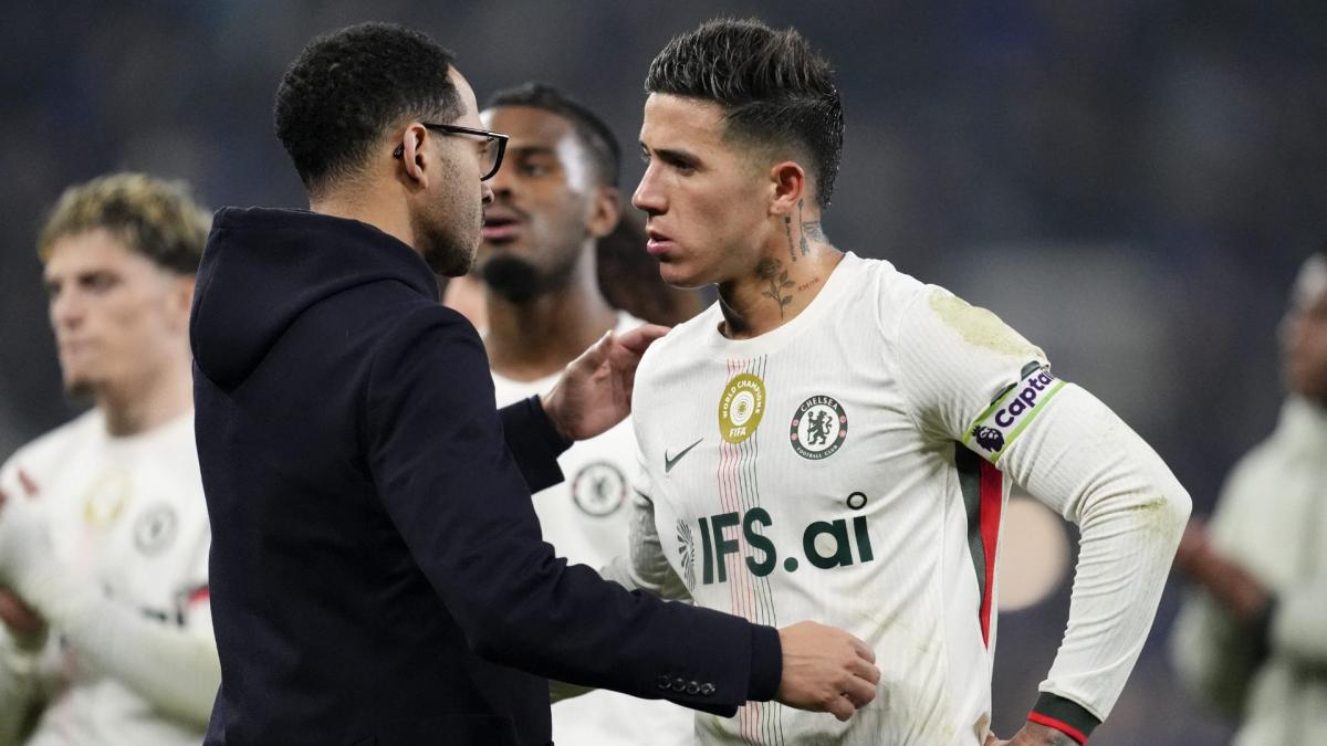 Crise à Chelsea : Liam Rosenior écarte Enzo Fernandez ! Quel impact pour les paris ?
