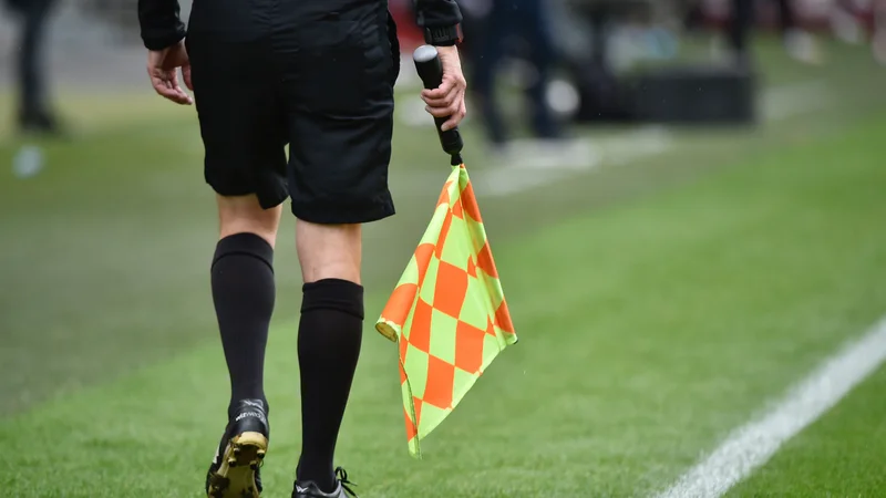 Affaire Kherradji : Quel Impact Psychologique sur l'Arbitrage en Ligue 1 et vos Paris ?
