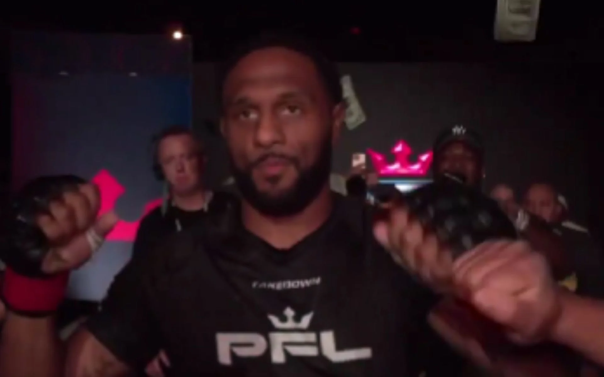 AJ McKee Affirme la Suprématie de Long Beach : Quel Impact sur les Paris PFL ?