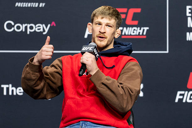 Arnold Allen 'Almighty' : Le Retour en Force chez les Featherweights UFC – Quelles Cotes pour l'Avenir ?