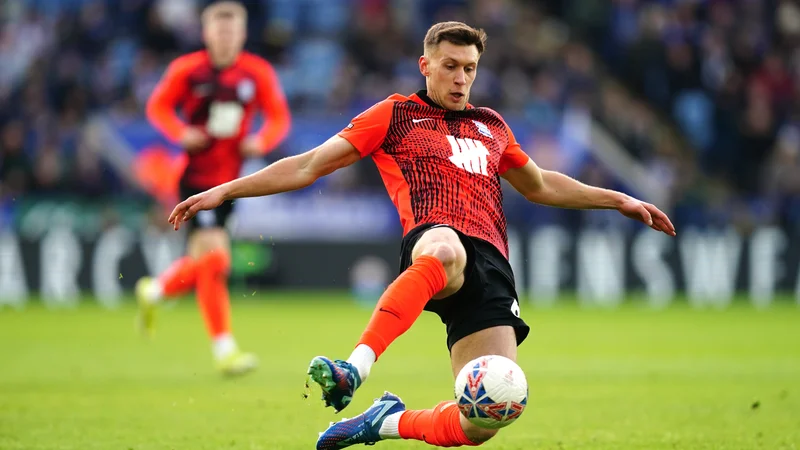Bielik (Cardiff) s'emporte — Les bookmakers revoient les pronos !