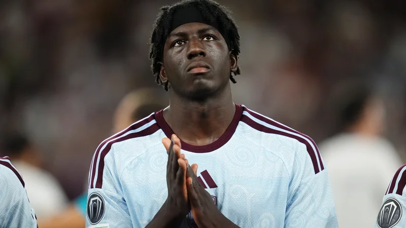 Brian Madjo, la nouvelle pépite d'Aston Villa, fait trembler le PSG : Analyse et Pronostics Futurs
