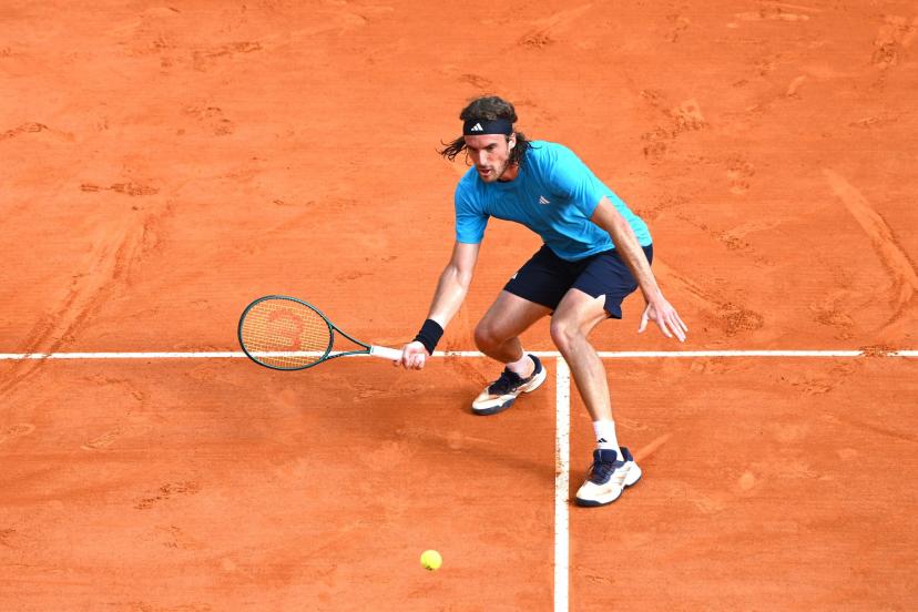 Choc à Monte-Carlo : Tsitsipas Éliminé ! Quel Impact pour sa Saison sur Terre Battue ?