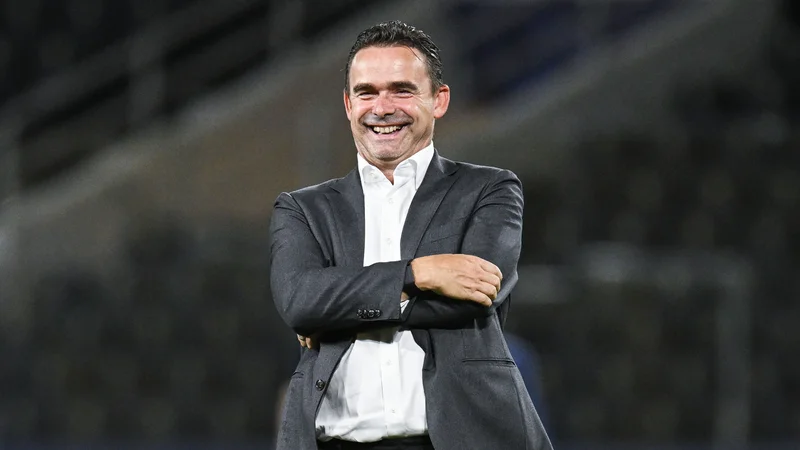 Faut-il parier sur Royal Antwerp après le départ d'Overmars ? Les cotes sous tension