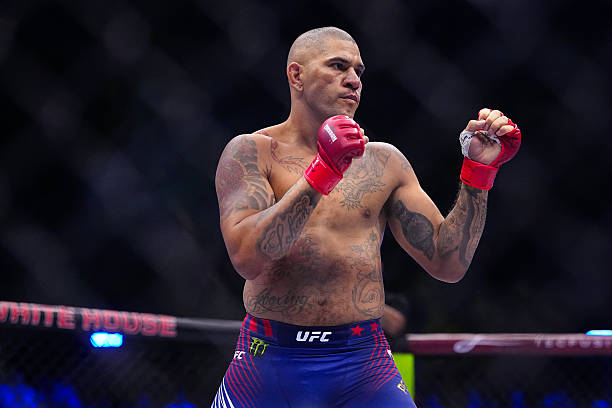 Faut-il parier sur Alex Pereira vs Pavlovich ? Les cotes s'emballent en MMA