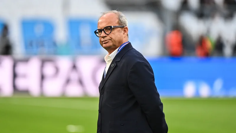 Faut-il parier sur le PSG sans Luis Campos ? Les cotes s'emballent