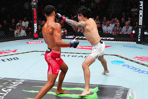 Faut-il parier sur les vainqueurs de la Noche UFC ? Les cotes s'emballent