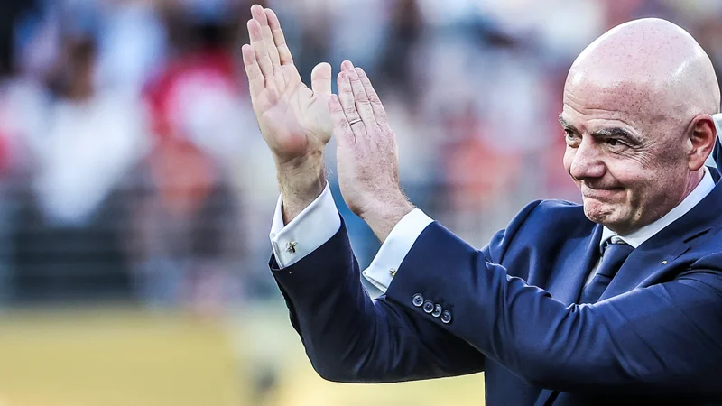 FIFA vs. UE : Le Projet d'Investisseurs Privés Menacé. Quelles Conséquences pour le Football ?