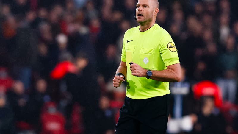 FIFA World Cup VAR Shake-Up: Dieperink Écarté, Delajod Arrive – Quel Impact sur les Cotes et Décisions Cruciales?