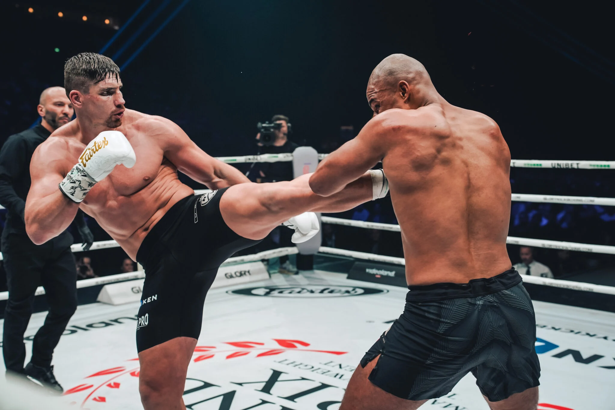GLORY Revitalise 'Rivals' : Une Mine d'Or pour les Paris sur les Futures Stars du Kickboxing !