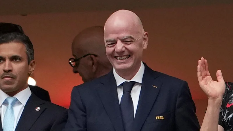 Infantino sans rival : Les bookmakers s'interrogent sur l'avenir du football