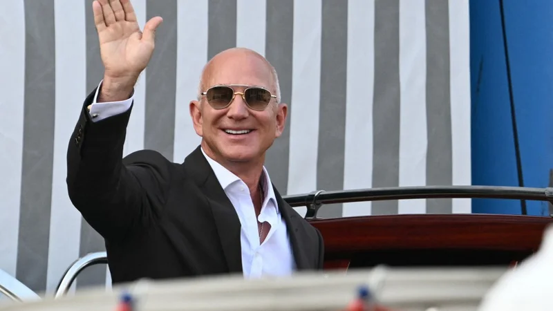 Jeff Bezos à Liverpool : Une injection financière qui redéfinit les cotes des Reds ?