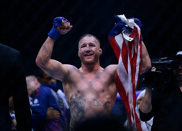Justin Gaethje : La Puissance Dévastatrice de ses Kicks Redéfinit les Cotes de l'UFC !
