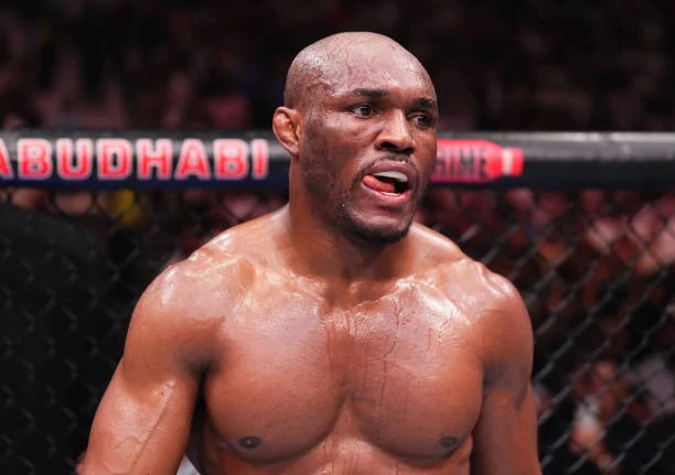 Kamaru Usman met la pression sur l'UFC : Quel impact sur la Moneyline de 'The Nigerian Nightmare'?