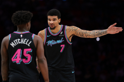 Lakers ciblent le 'Big Man' de rêve de Luka Doncic : Quel impact sur les cotes ?