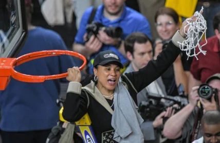 Mavericks: Dawn Staley, le Pari Audacieux qui Redéfinit les Futures Cotes de Dallas?