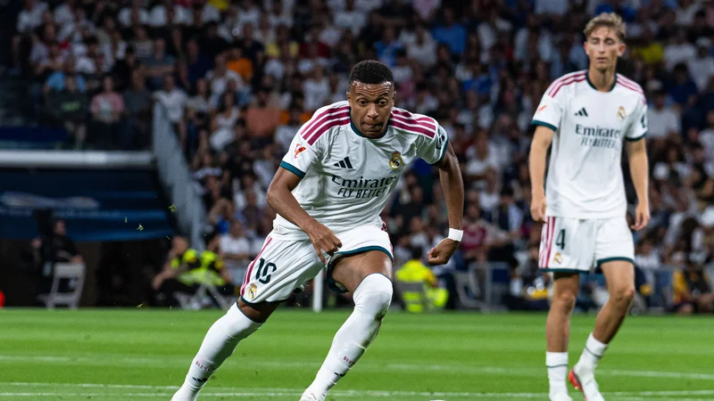 Mbappé et Camavinga Titulaires : Le Real Madrid Vise la Passe de Trois Contre Malaga