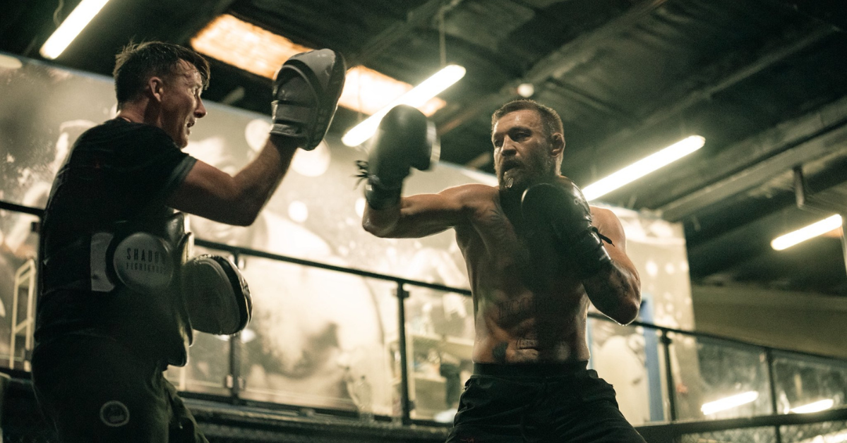 McGregor's Comeback: Photos d'entraînement Révèlent un Retour Imminent – Analyse Stratégique pour les Paris