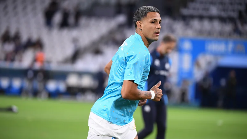 Mercato Choc : Facundo Medina Approché par le Bayer Leverkusen – Quel Avenir pour l'OM sur le Terrain ?