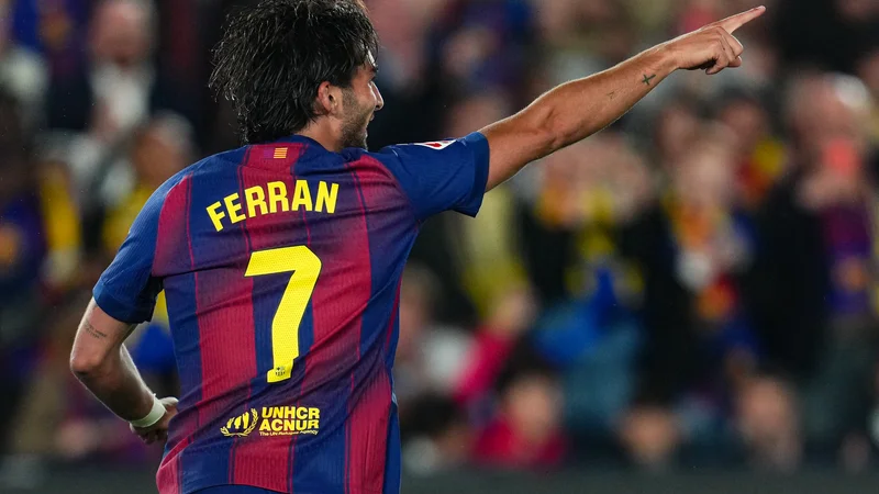 Mercato PSG : Ferran Torres en Approche, Quel Impact sur les Cotes du Club de la Capitale ?