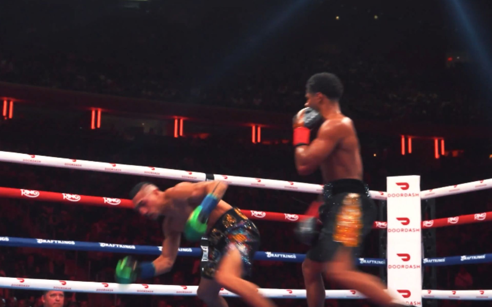 MMA Stratégie : La Leçon du Gameplan de Teofimo Lopez pour les Combattants et Parieurs