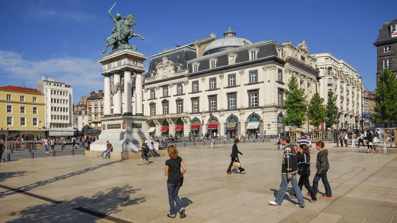 Mondial 2026 : Le Couvre-feu à Clermont-Ferrand, un Non-Événement pour les Cotes des Bleus ?