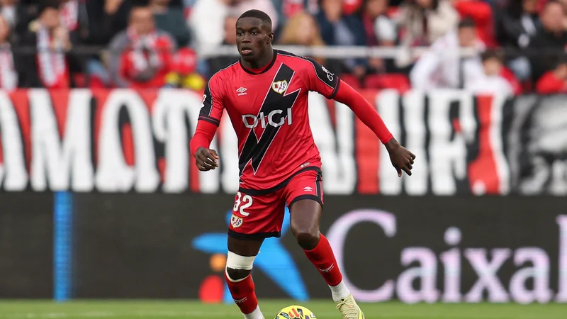 Nobel Mendy à Hull City : Le Coup Stratégique qui Redéfinit la Ligne Arrière des Tigers ?