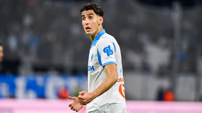OM : Le Revers d'Aguerd à la Real Sociedad, Quel Impact sur la Solidité Défensive Marseillaise ?