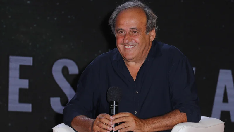 Platini Dénonce l'Arrêt Bosman : Quel Impact Stratégique pour les Paris en Ligue 1 ?