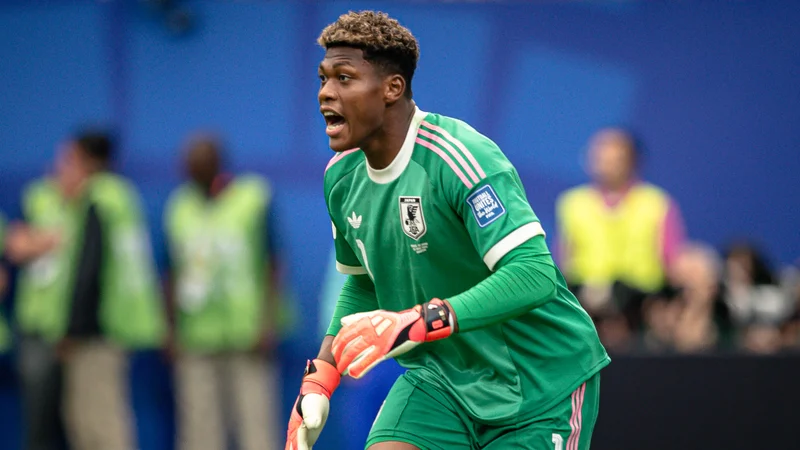 PSG Mercato : Le Rebond de Zion Suzuki ? Analyse Stratégique après le Transfert Avorté