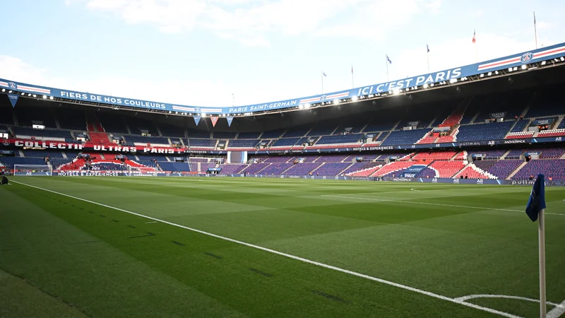 PSG-Monaco : Pelouse Neuve au Parc – Analyse Cotes Football & Paris