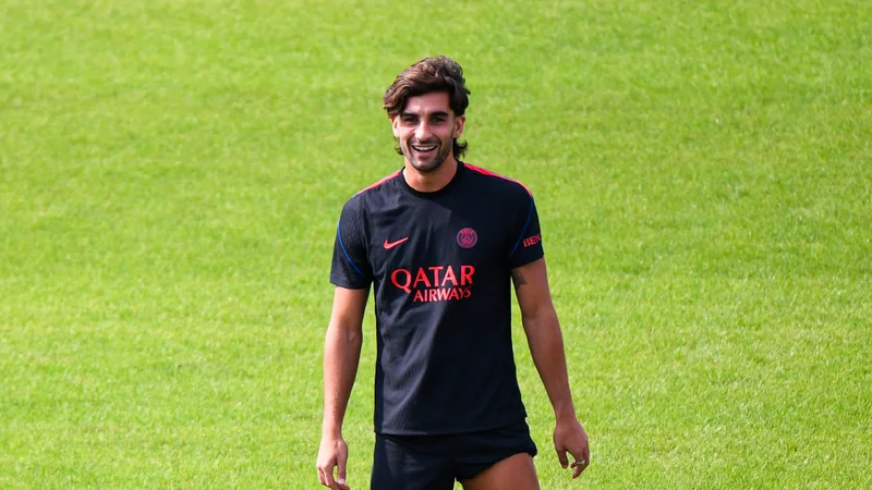 PSG à Rennes : Ferran Torres et Godts Débarquent, Barcola Absent – Le Pari Gagnant en Ligue 1 ?