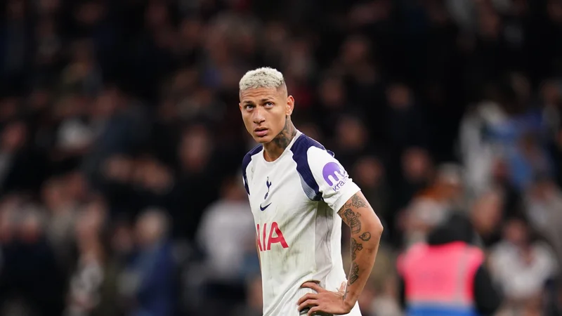 Richarlison met fin au suspense : Un message fort pour Tottenham et les parieurs !