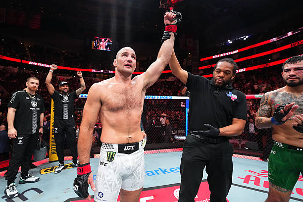 Strickland 'Uncancellable' : L'Analyse Choc de Tyron Woodley Redéfinit la Moneyline de 'Tarzan'