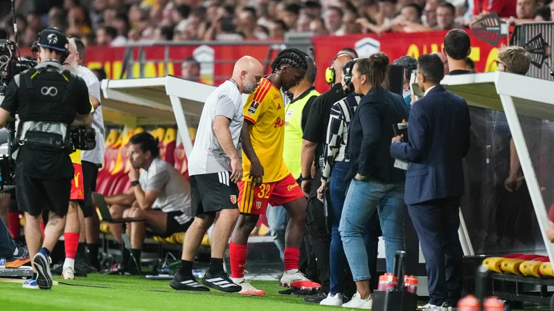 Suspension de Kyllian Antonio : Le RC Lens face à un dilemme tactique après le Trophée des Champions