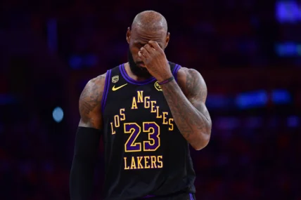 Tension au Vestiaire des Lakers : LeBron James, un Avenir Incertain et un Impact Crucial sur les Paris !