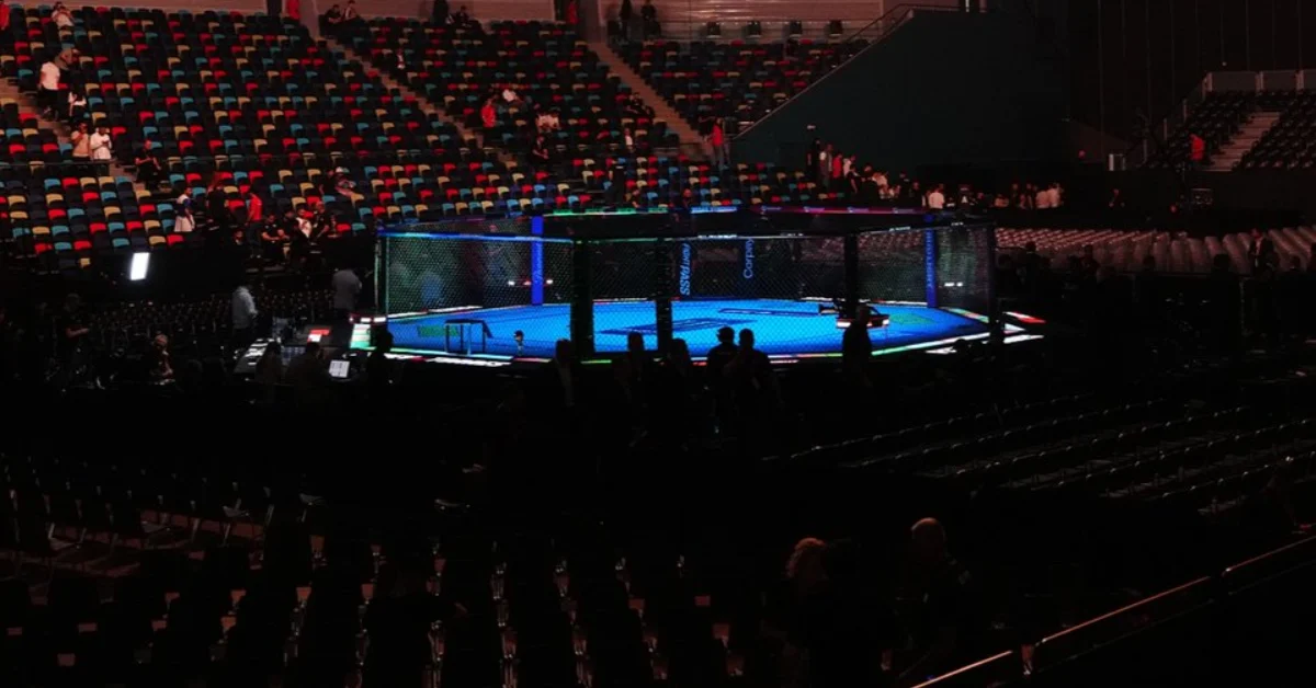 UFC 329 : Forfait Choc d'Ethyn Ewing, Quel Rebond pour les Paris ?