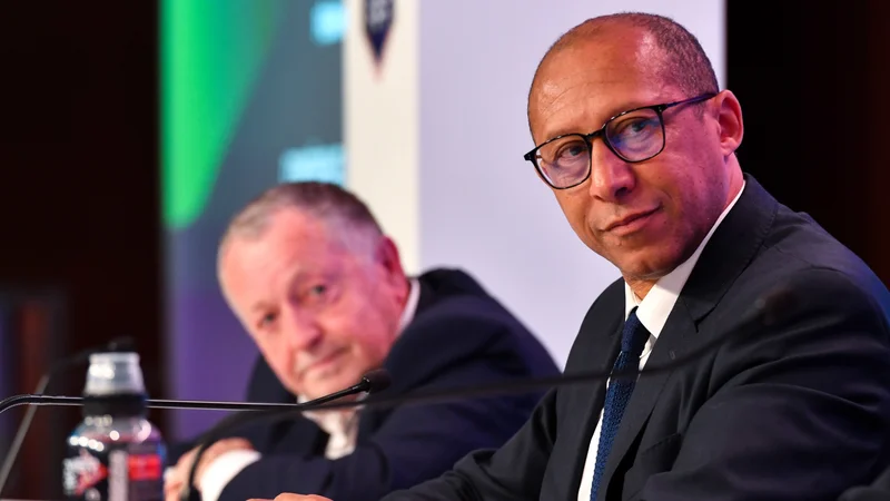 Zidane aux Bleus: L'Agacement d'Aulas Secoue la FFF et Redéfinit les Futures Cotes de l'Équipe de France