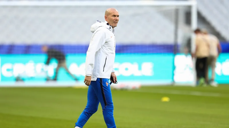 Zidane : salaire hors Top 5 — Quel impact sur les paris Bleus ?